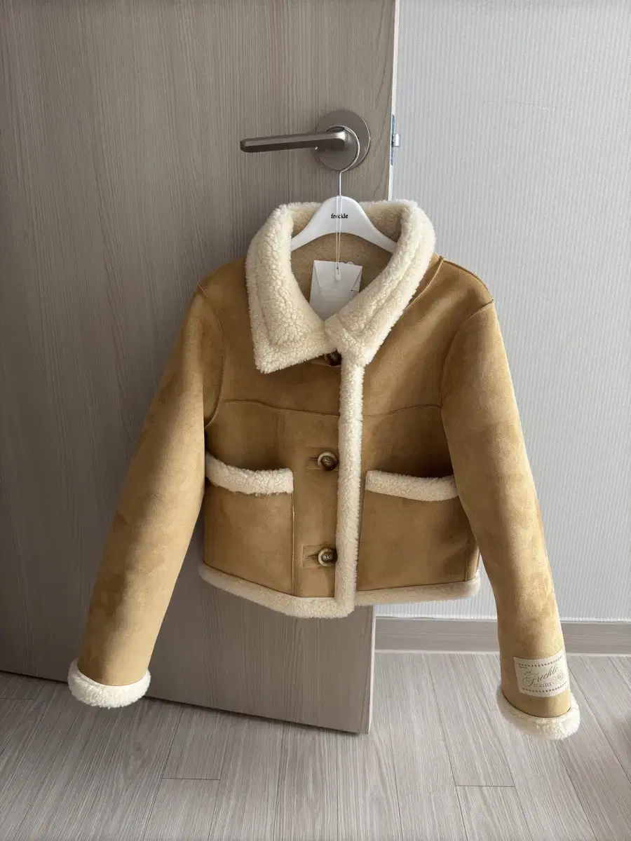 플레클faux suede shearling jacket시어링 자켓 무스탕